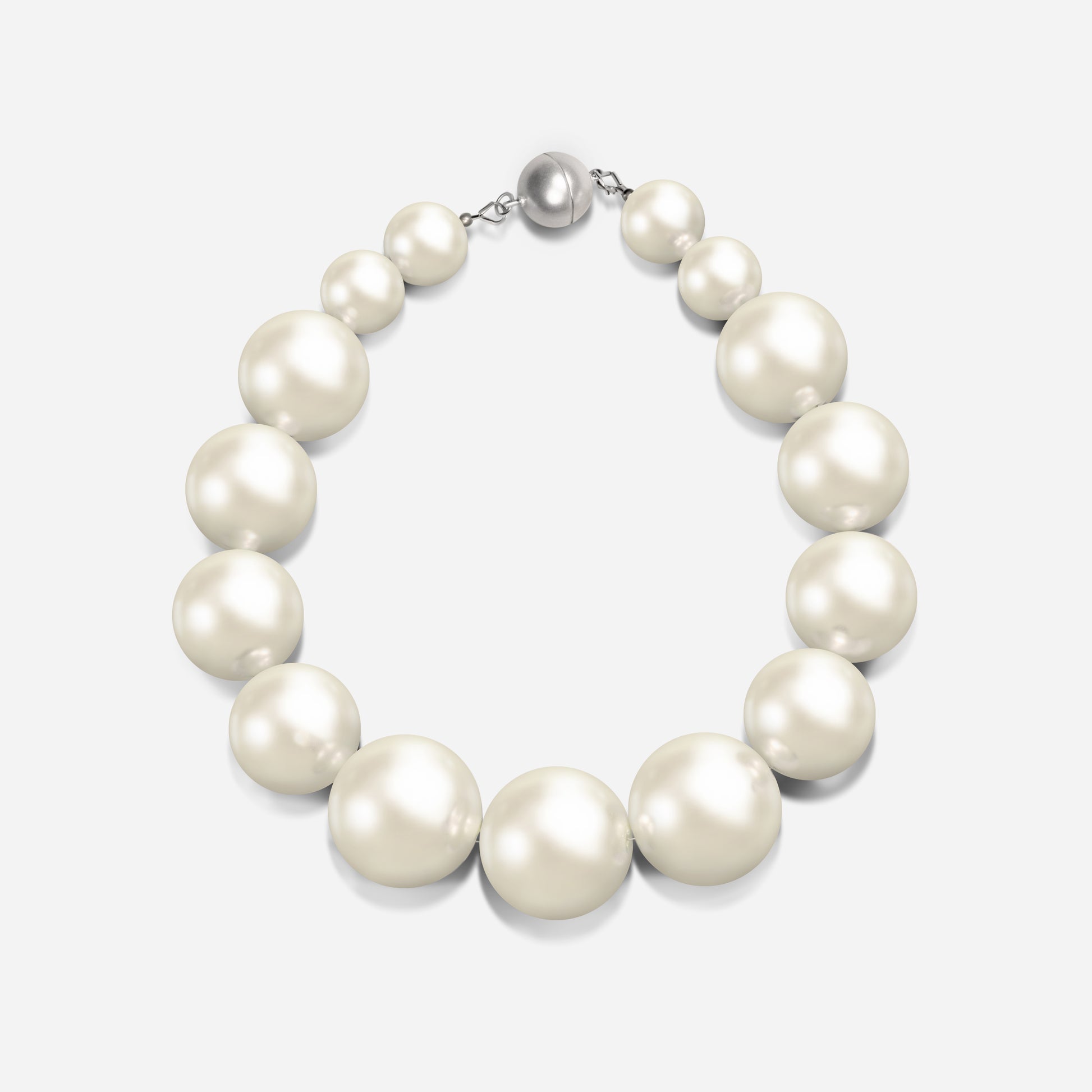 Das moderne Design trifft auf zeitlose Eleganz, wodurch diese Kette sowohl im Alltag als auch bei besonderen Anlässen dein Outfit perfekt abrundet. Der Verschluss sorgt nicht nur für einen sicheren Halt, sondern ermöglicht auch ein müheloses An- und Ablegen